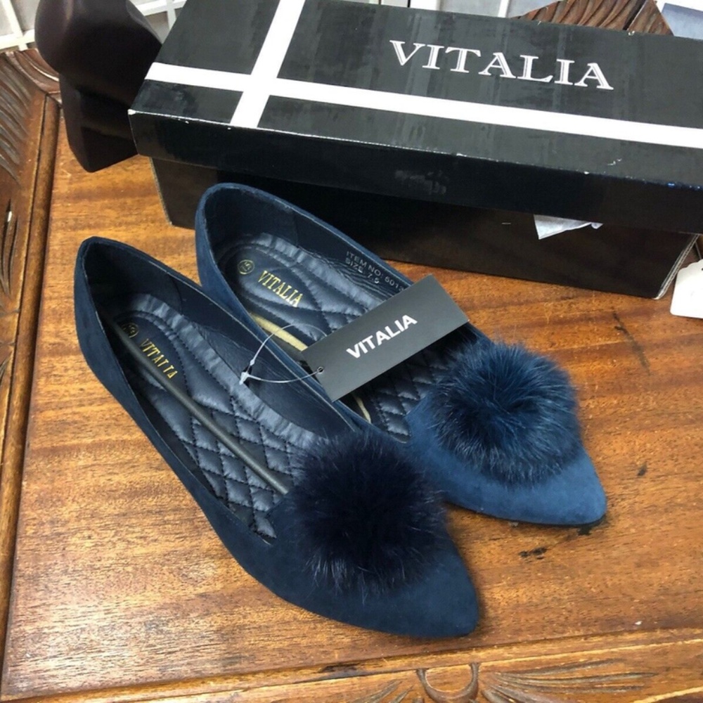 Vitalia, shoes women Flat,Blue Navy, Sz 7.5, pointy, plush tassel.!